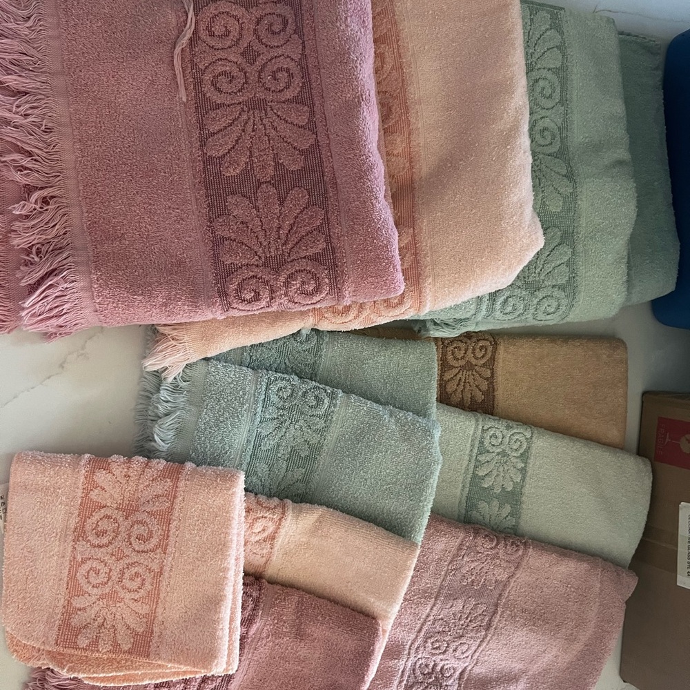 Canon Monticello Santa Cruz Towels